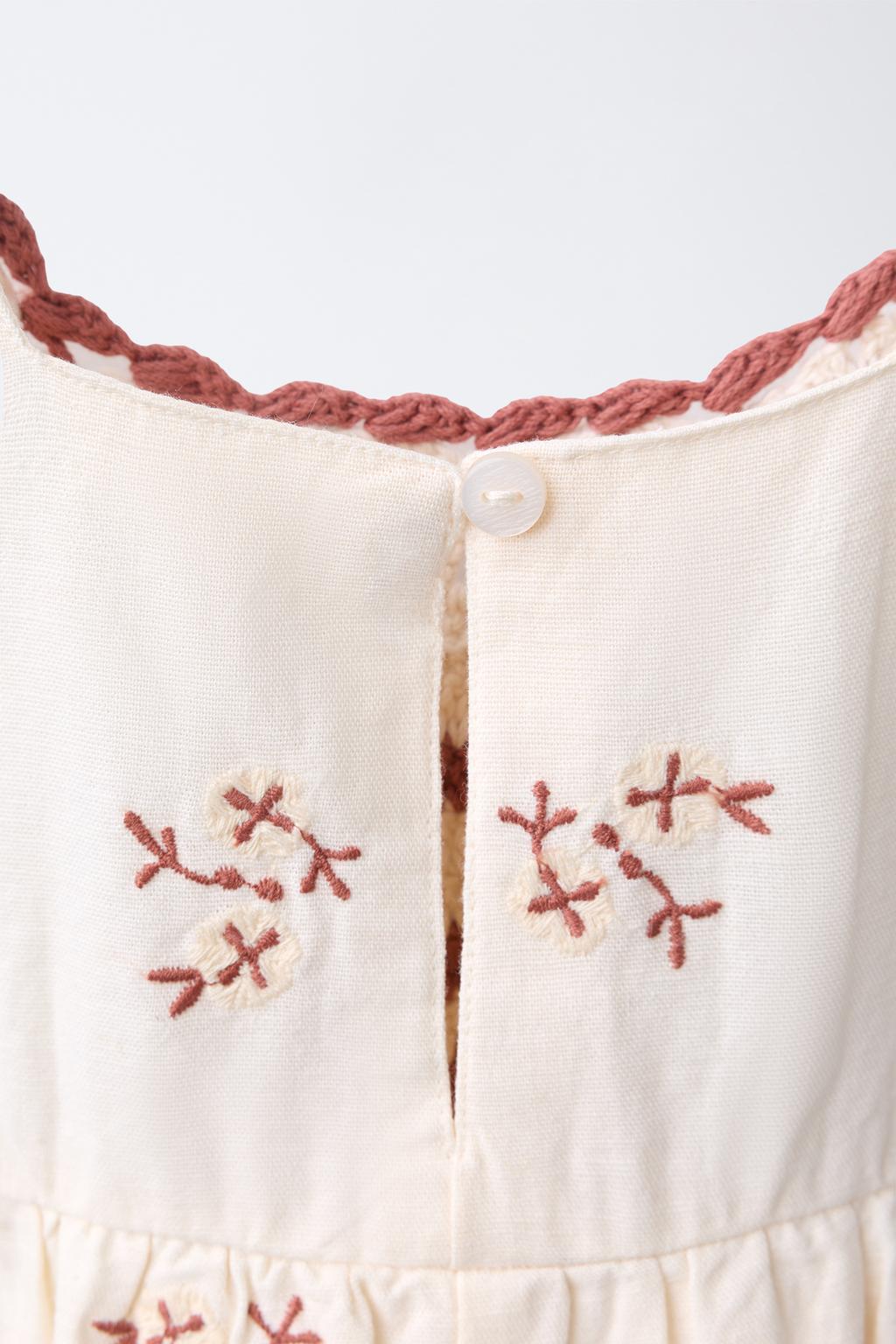 КОМБИНИРОВАННЫЙ КОРОТКИЙ КОМБИНЕЗОН КРОШЕ С ВЫШИВКОЙ