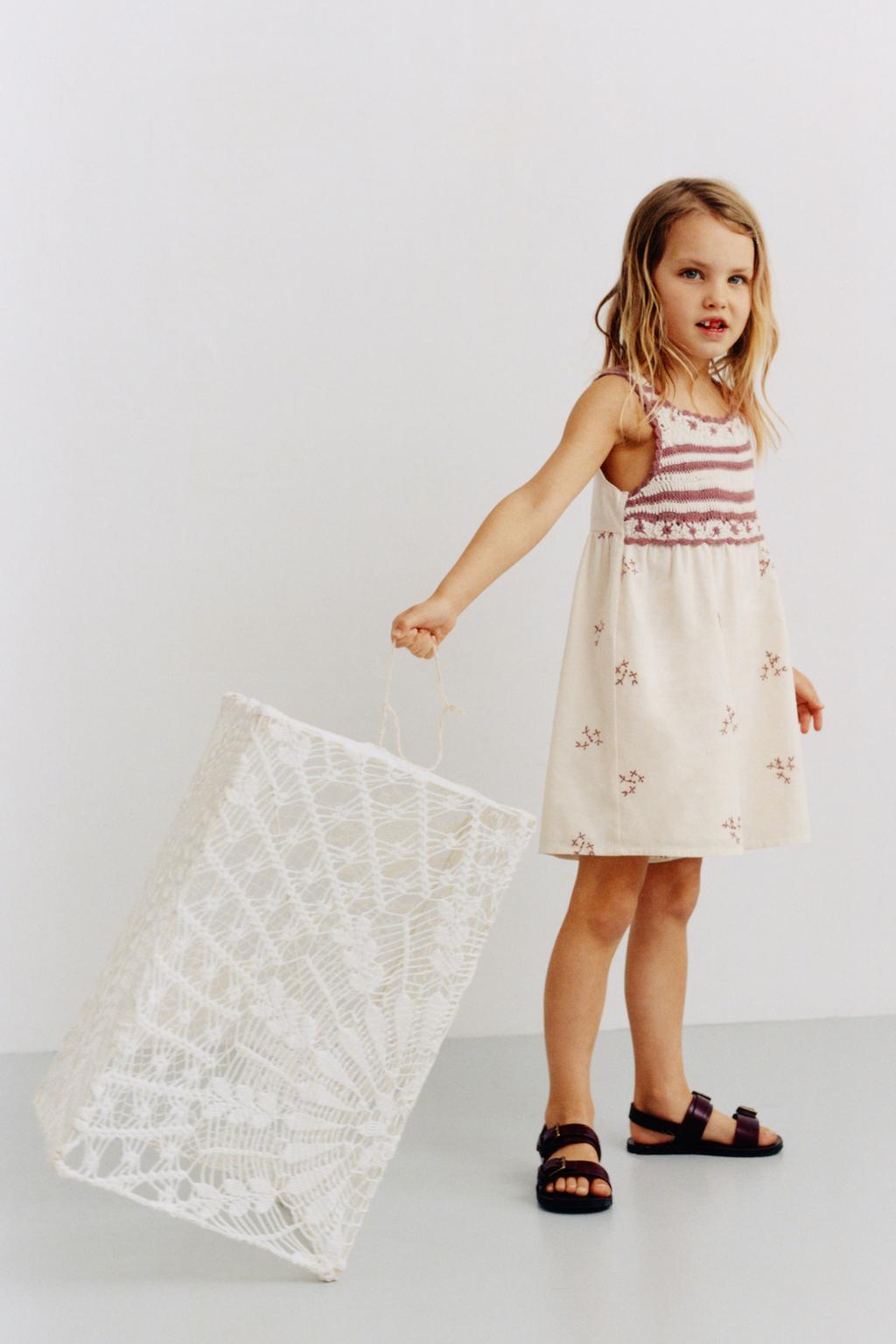 КОМБИНИРОВАННЫЙ КОРОТКИЙ КОМБИНЕЗОН КРОШЕ С ВЫШИВКОЙ