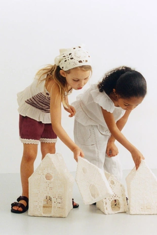 Бермуды из ткани с кружевом кроше- Заказать в России