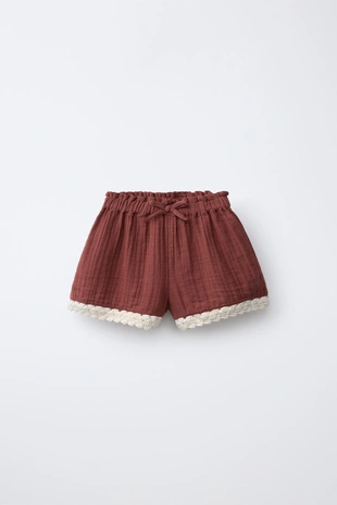 Бермуды из ткани с кружевом кроше- Заказать в России