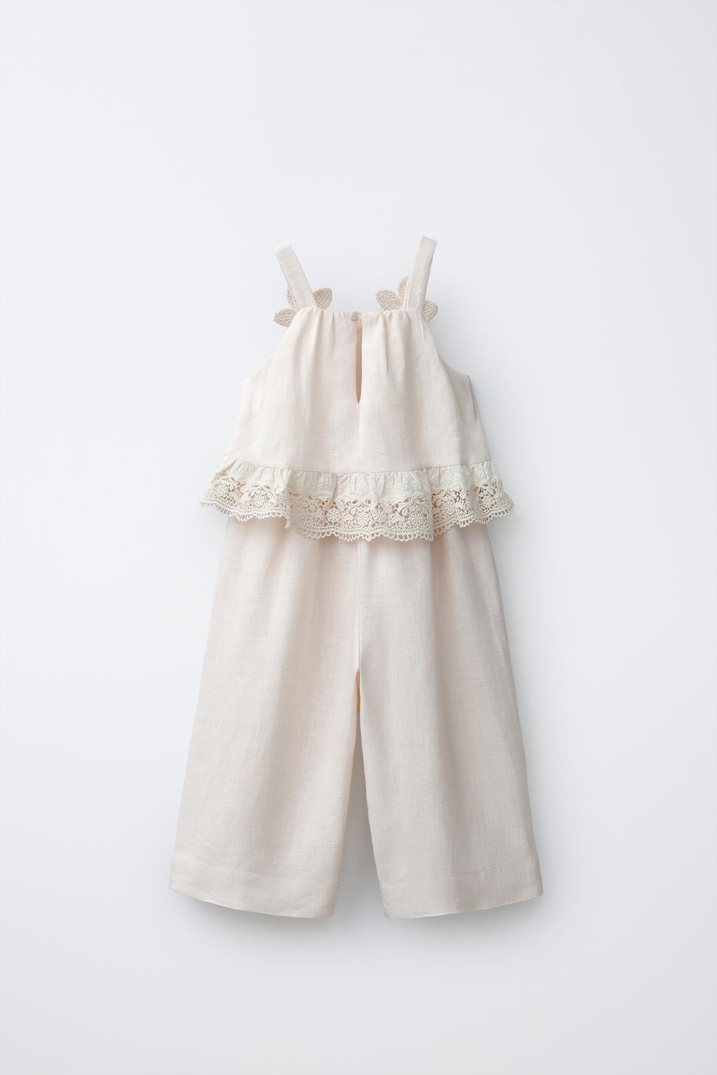 ЛЬНЯНОЙ КОМБИНЕЗОН С ЦВЕТОЧНЫМ КРУЖЕВОМ