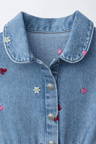 Короткий джинсовый комбинезон с вышивкой- Заказать в России