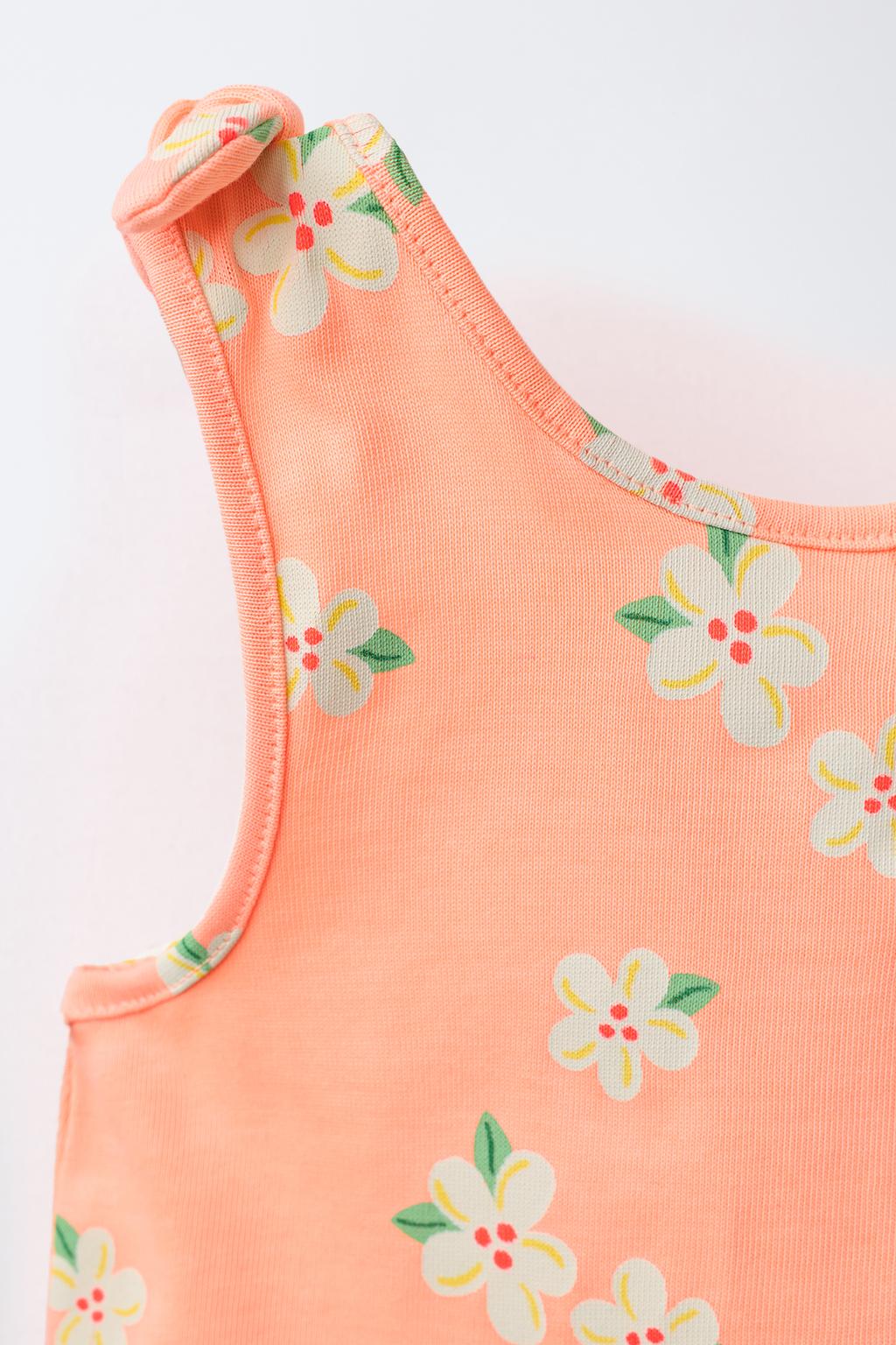 КОРОТКИЙ КОМБИНЕЗОН С ЦВЕТОЧНЫМ ПРИНТОМ