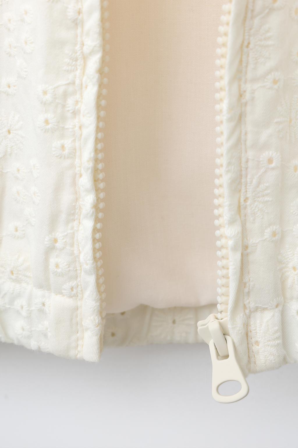 КУРТКА С ВЫШИВКОЙ ШИФФЛИ