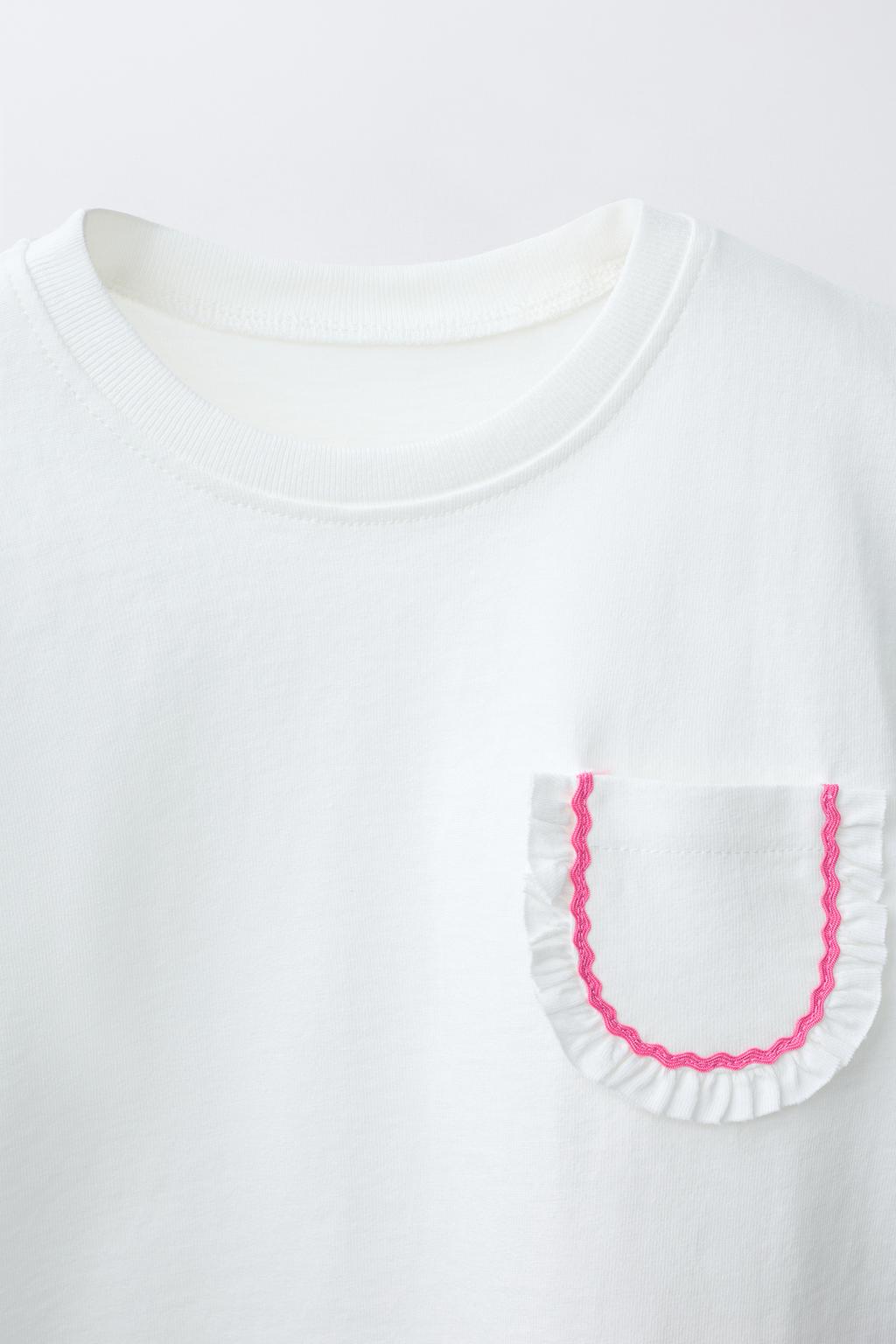 ФУТБОЛКА С КАРМАНОМ И ВОЛАНАМИ