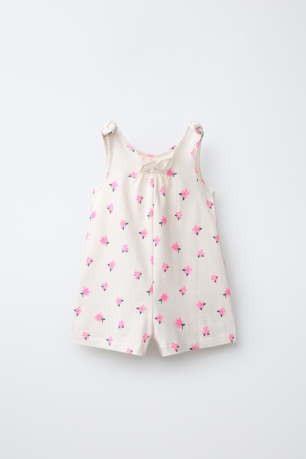 КОРОТКИЙ КОМБИНЕЗОН С ЦВЕТОЧНЫМ ПРИНТОМ