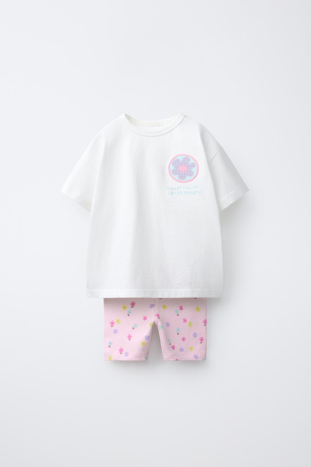 КОМПЛЕКТ ИЗ ФУТБОЛКИ И ВЕЛОСИПЕДНЫХ ЛЕГИНСОВ С ЦВЕТОЧНЫМ ПРИНТОМ