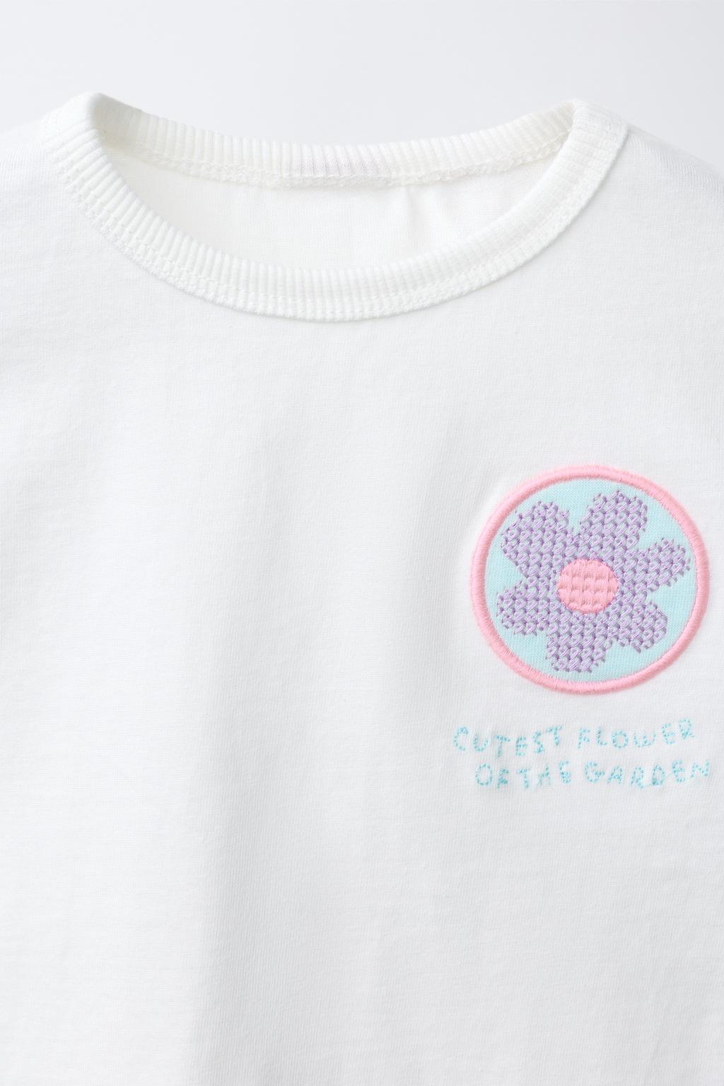 КОМПЛЕКТ ИЗ ФУТБОЛКИ И ВЕЛОСИПЕДНЫХ ЛЕГИНСОВ С ЦВЕТОЧНЫМ ПРИНТОМ