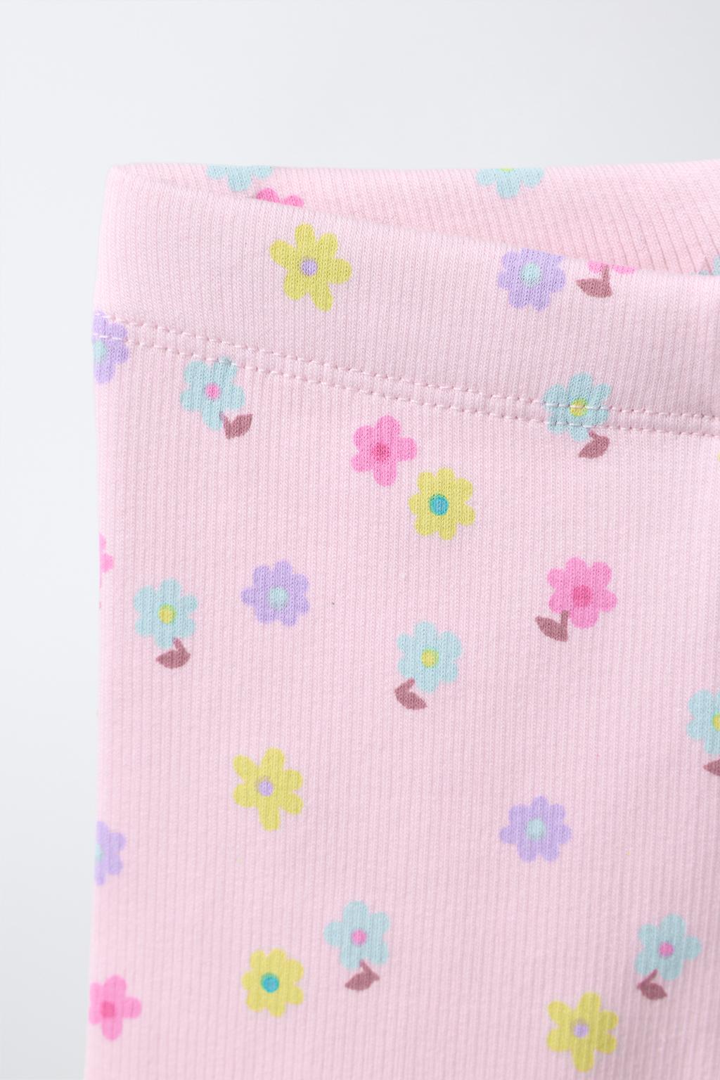 КОМПЛЕКТ ИЗ ФУТБОЛКИ И ВЕЛОСИПЕДНЫХ ЛЕГИНСОВ С ЦВЕТОЧНЫМ ПРИНТОМ