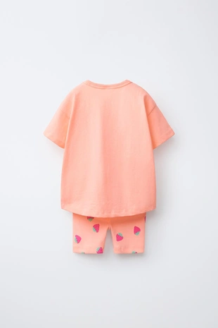 Комплект из футболки и велосипедных легинсов с клубникой