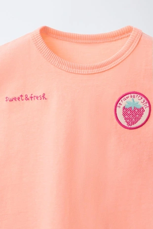 Комплект из футболки и велосипедных легинсов с клубникой