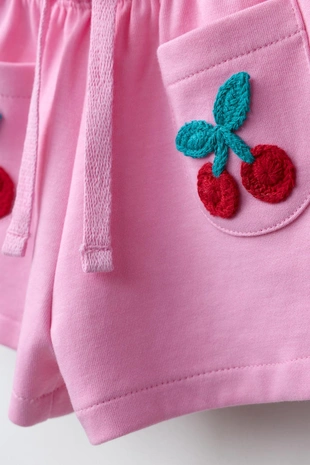 Шорты из трикотажа и кружева кроше с фруктовым декором- Заказать в России