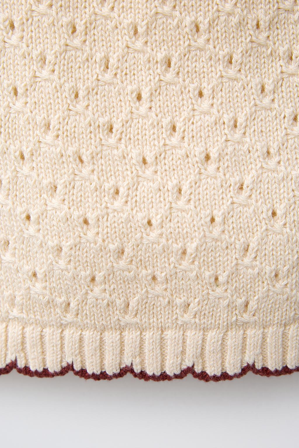 ТРИКОТАЖНЫЙ ТОП С ЦВЕТОЧНОЙ ВЫШИВКОЙ