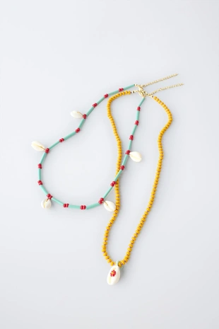 Набор из двух ожерелий с бусинами и раковинами- Заказать в России