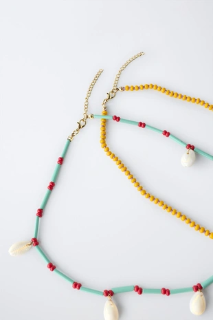 Набор из двух ожерелий с бусинами и раковинами- Заказать в России