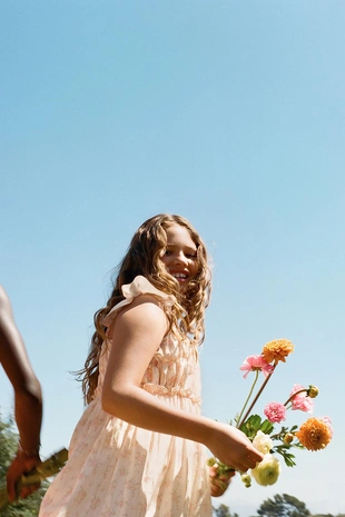 Платье с воланами и отделкой- Заказать в России