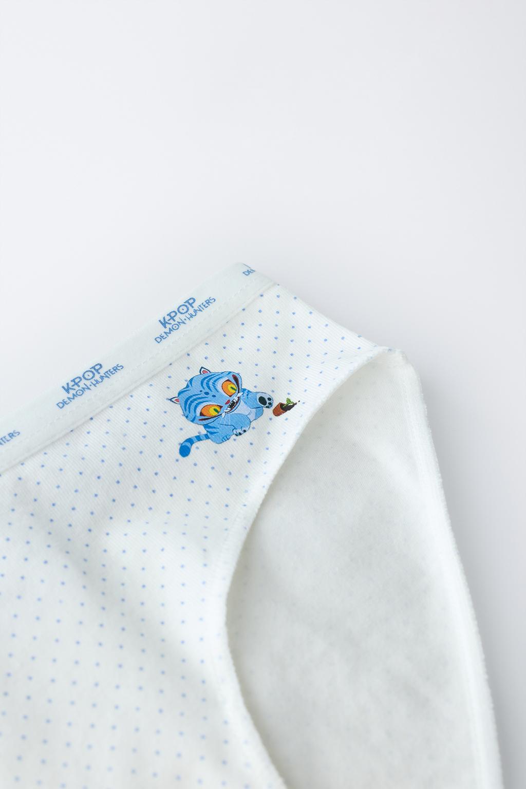 6-14 ЛЕТ/НАБОР ИЗ ТРЕХ ТРУСОВ KPOP DEMON HUNTERS™ NETFLIX ©