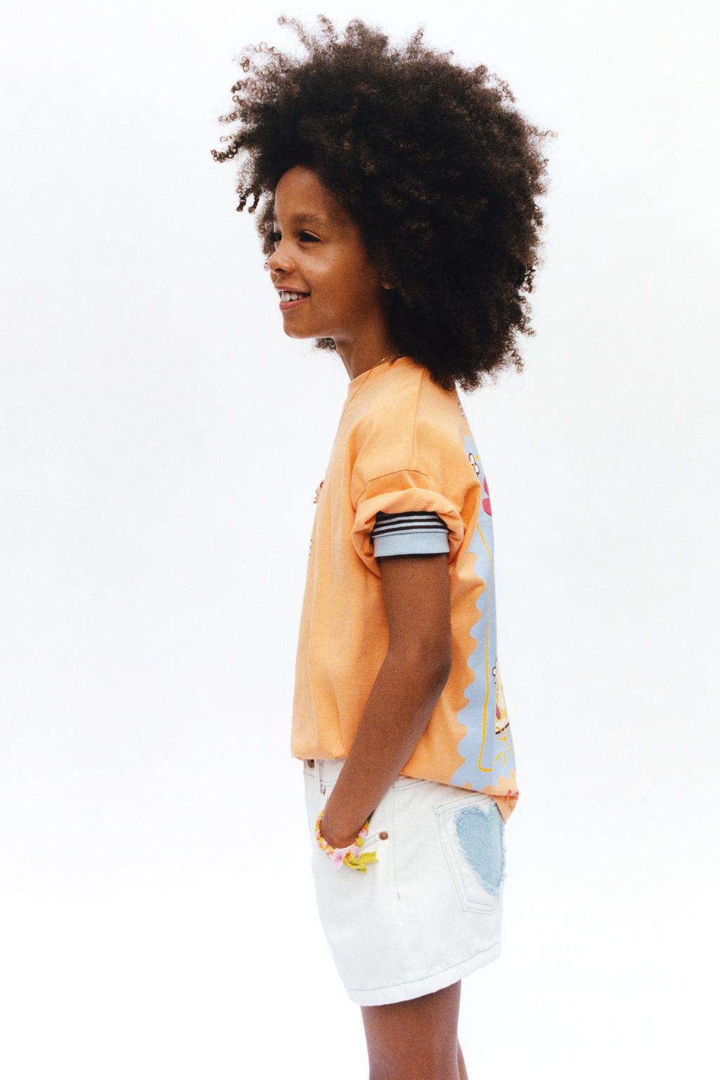 ДЖИНСОВЫЕ ШОРТЫ-БЕРМУДЫ С НАШИВКАМИ «СЕРДЦЕ»