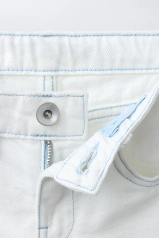 Джинсовые шорты-бермуды с нашивками «сердце»- Заказать в России