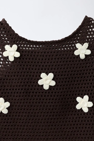 Топ из кружева кроше с цветами