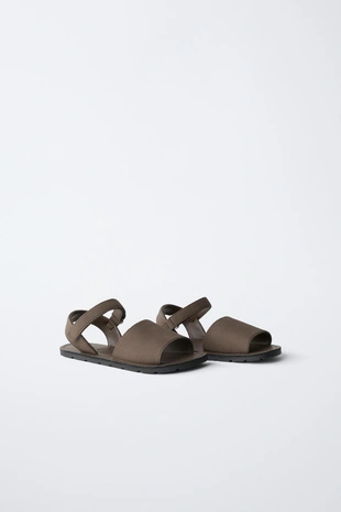 Сандалии с широким ремешком- Заказать в России