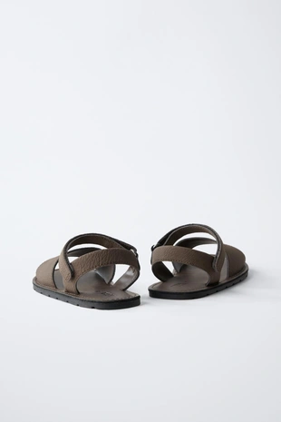 Сандалии с широким ремешком- Заказать в России