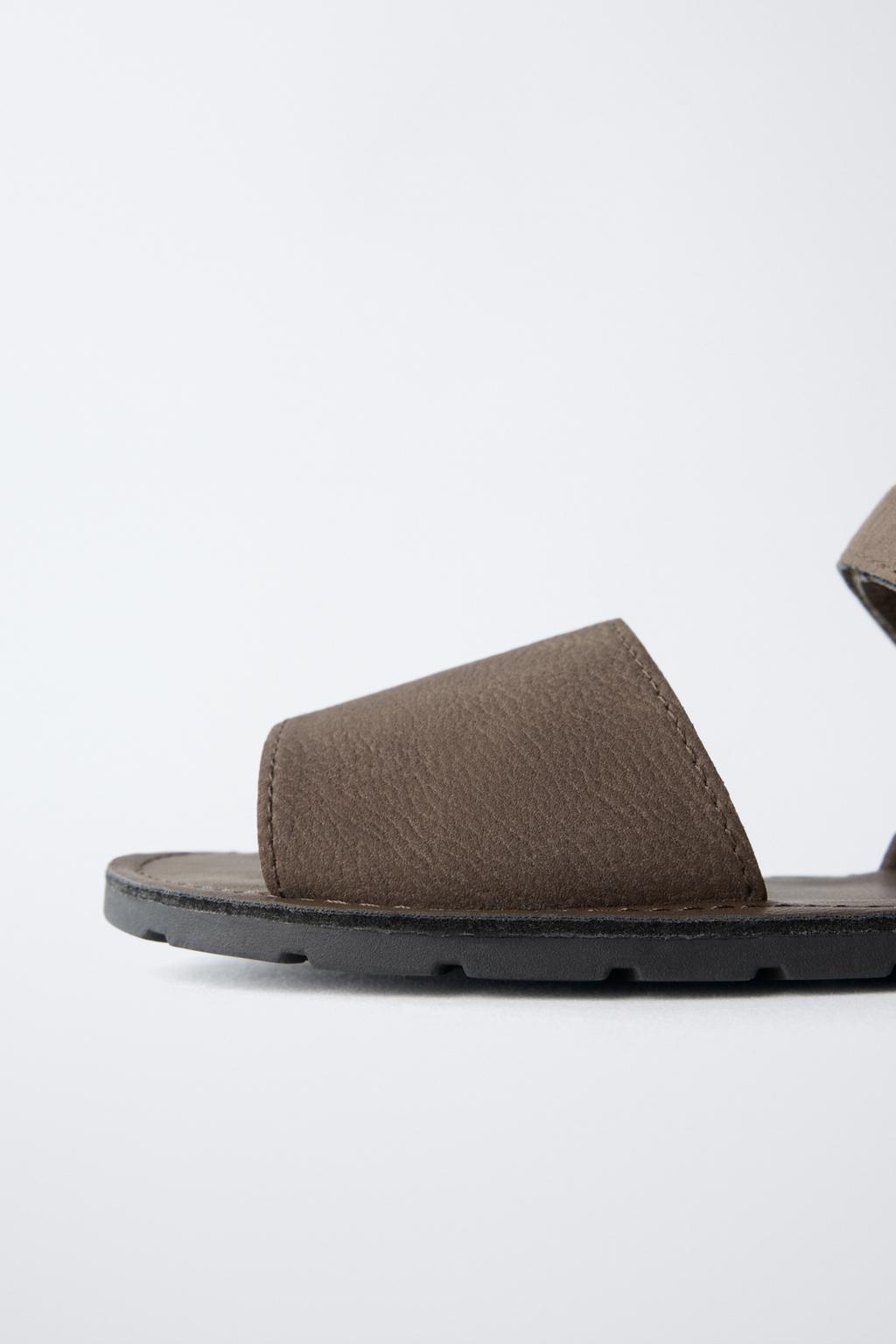 САНДАЛИИ С ШИРОКИМ РЕМЕШКОМ