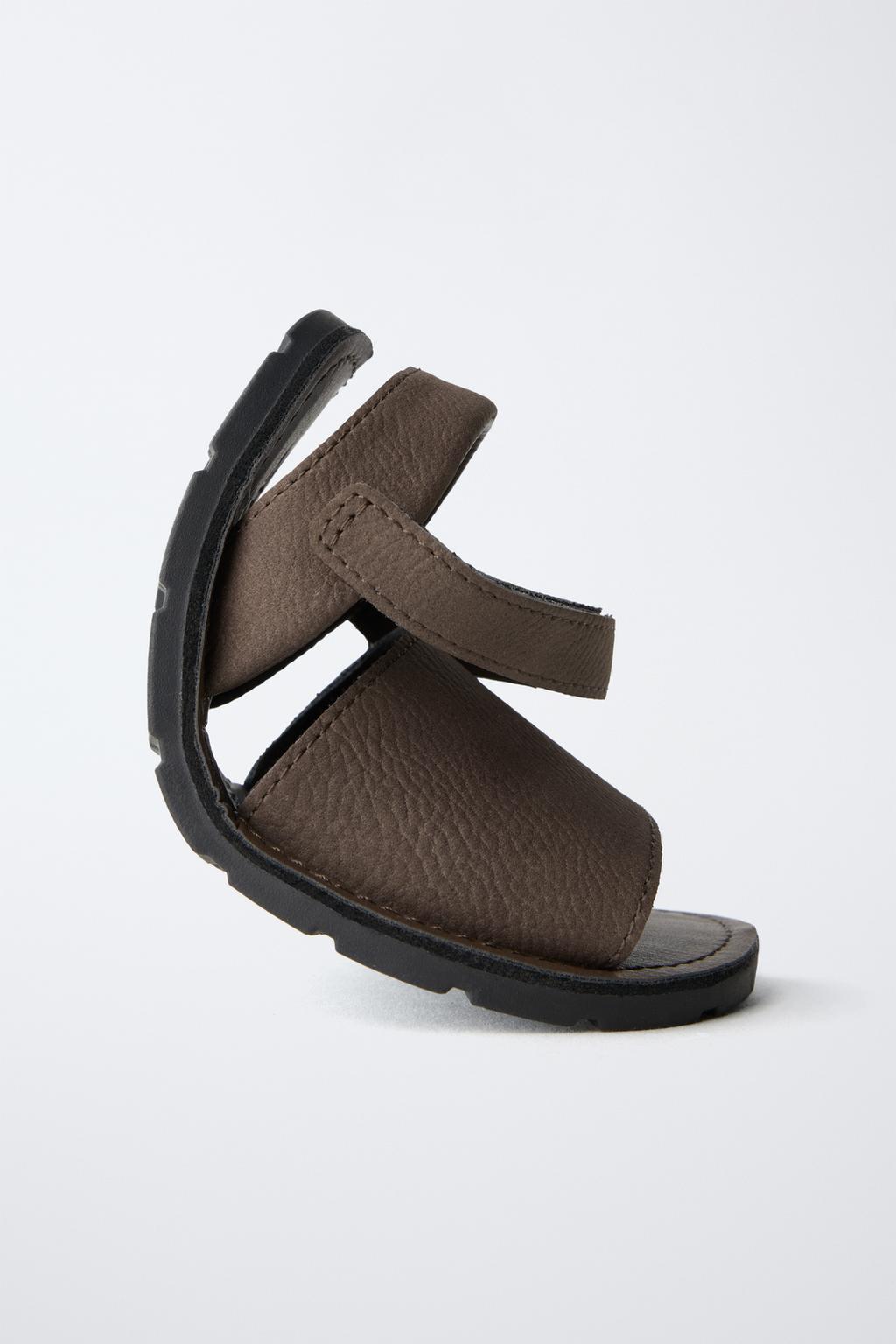 САНДАЛИИ С ШИРОКИМ РЕМЕШКОМ