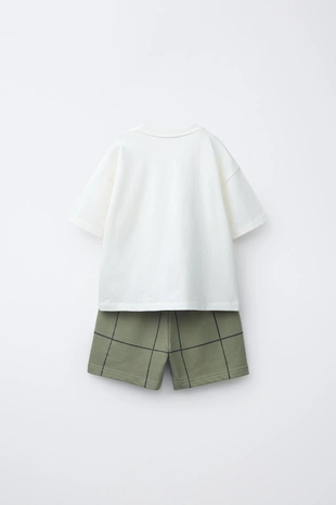 Комплект джоггинг: футболка с карманом и бермуды в клетку- Заказать в России