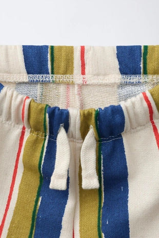 Шорты в разноцветную полоску