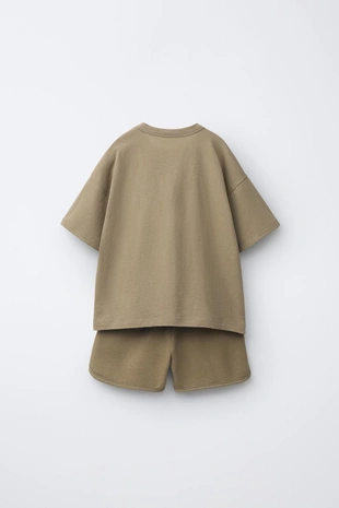 Комплект джоггеры, футболка и бермуды комбинированные- Заказать в России