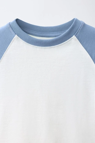 Футболка с рукавами реглан