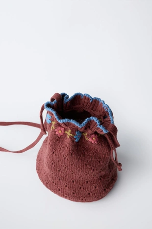 Вязаная сумка с вышитыми цветами- Заказать в России