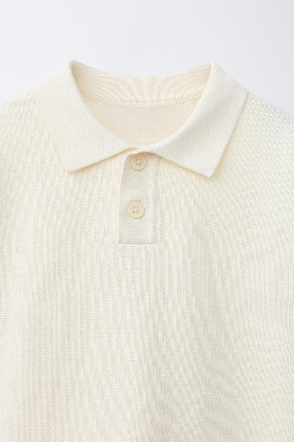 ОДНОТОННОЕ ПОЛО С РЕЛЬЕФНЫМ УЗОРОМ