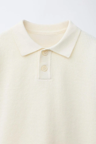 Однотонное поло с рельефным узором- Заказать в России