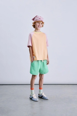 Футболка с рукавами реглан и цветными блоками- Заказать в России