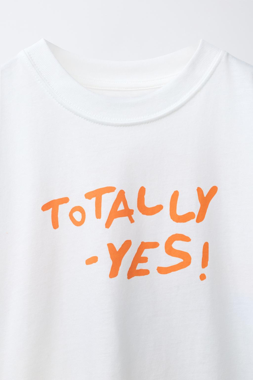 ФУТБОЛКА С ПРИНТОМ ШЛЕПАНЦЫ