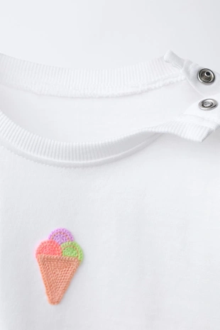 Футболка с кружевной нашивкой