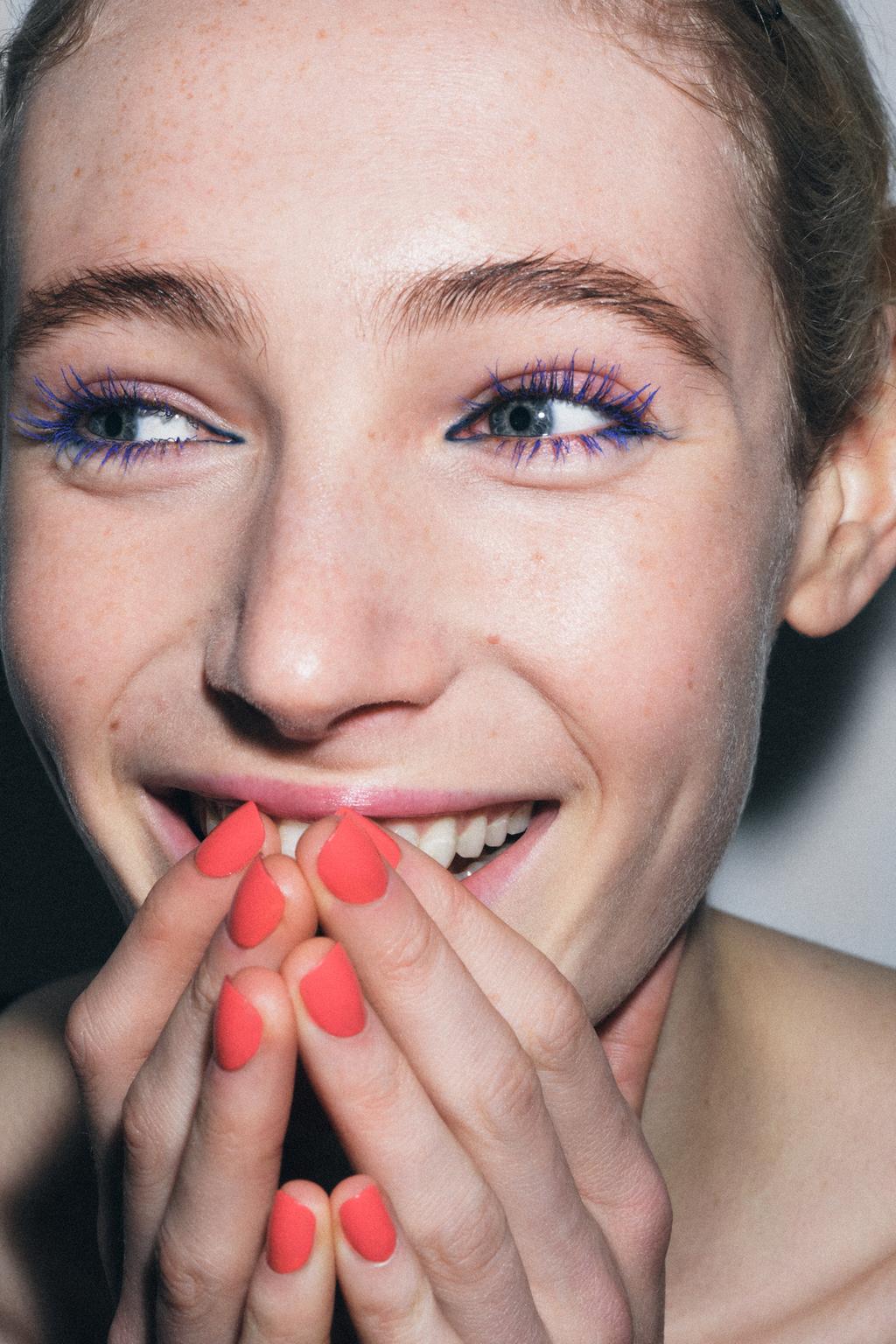 Жидкий подводка для глаз темнейший синий