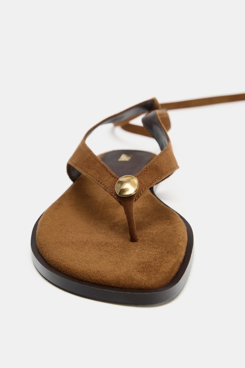 САНДАЛИИ НА ПЛОСКОЙ ПОДОШВЕ С ЗАВЯЗКАМИ