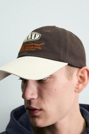 Кепка с вышивкой- Заказать в России