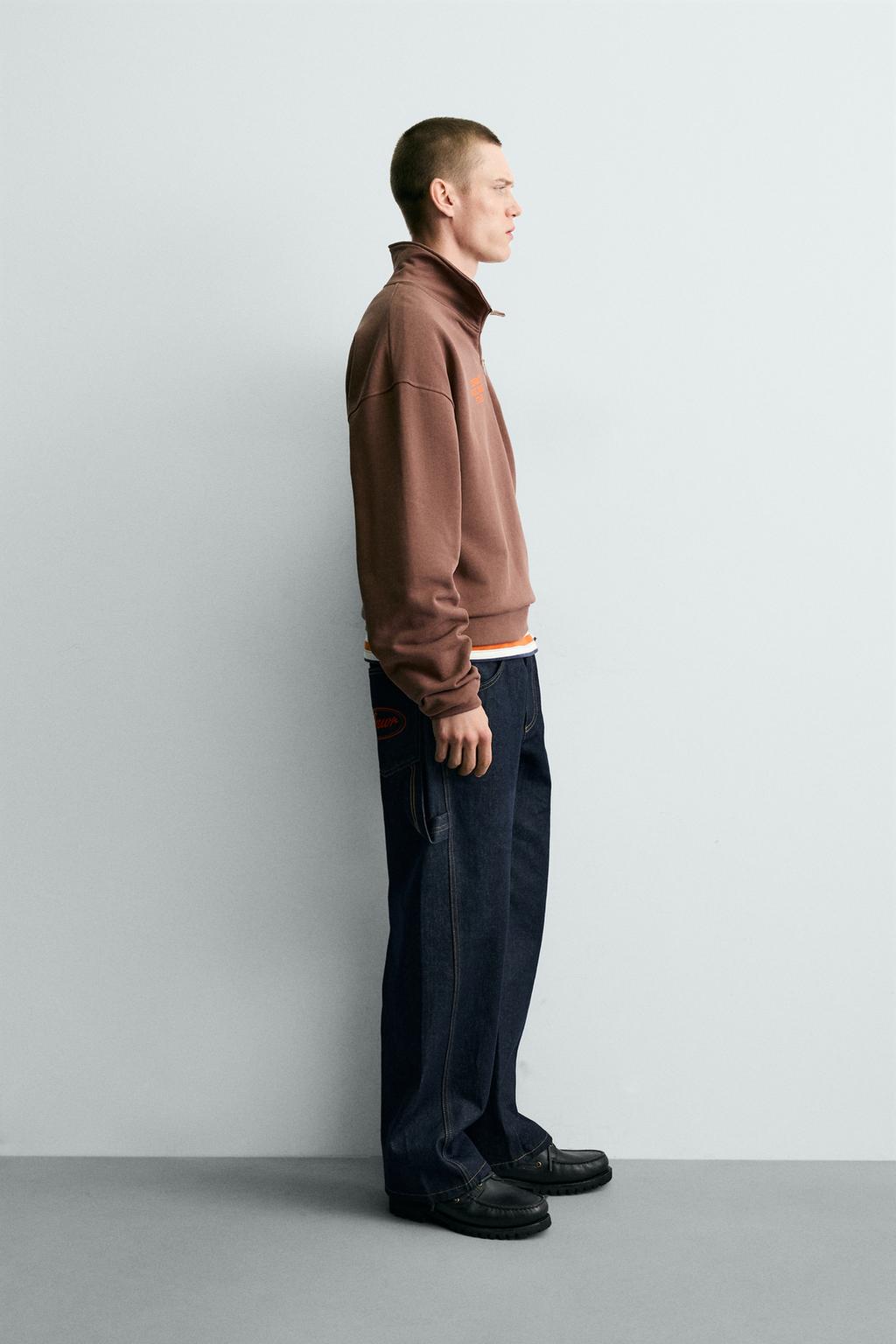 ТОЛСТОВКА НА МОЛНИИ С КОНТРАСТНЫМИ НАДПИСЯМИ