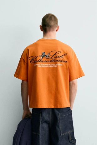 Футболка с контрастным принтом