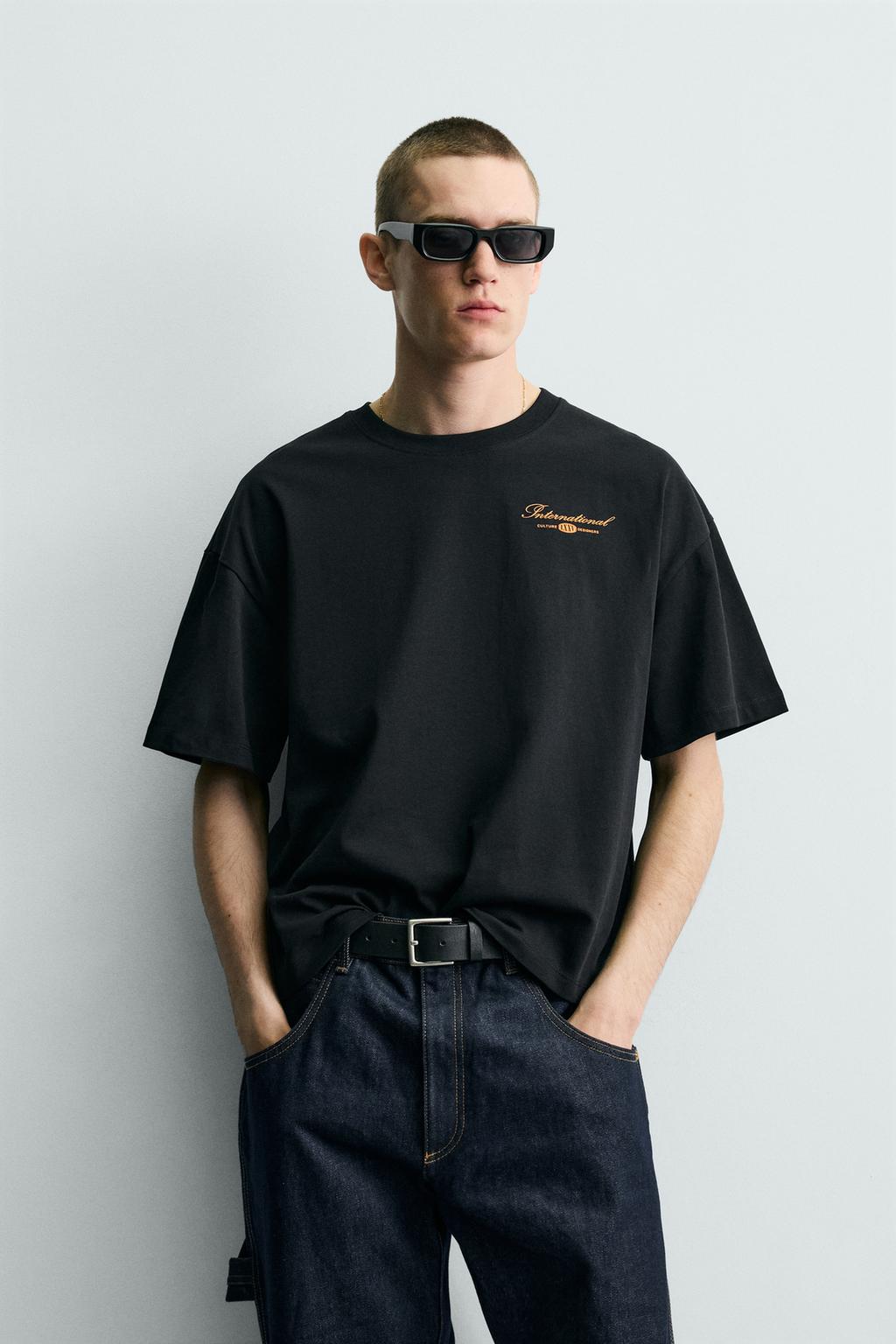 ФУТБОЛКА С КОНТРАСТНЫМ ПРИНТОМ