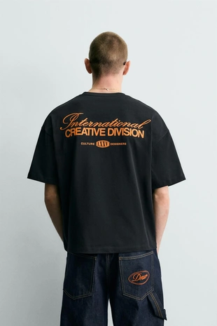 Футболка с контрастным принтом