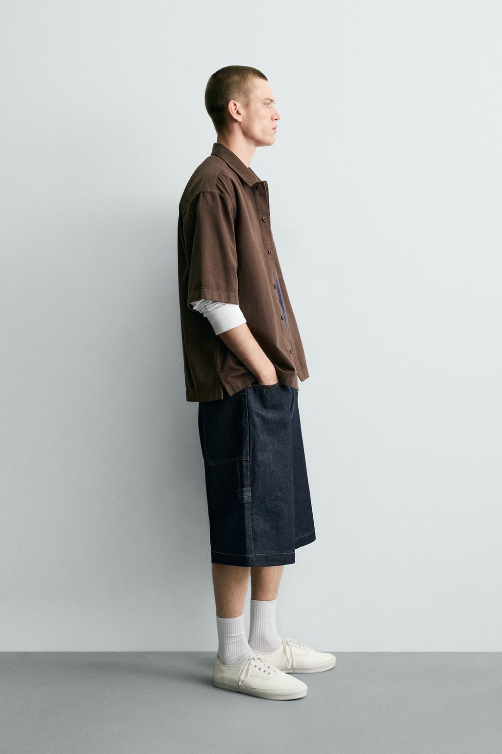 РУБАШКА С КОНТРАСТНЫМ ПРИНТОМ И ЭФФЕКТОМ ПОТЕРТОСТИ