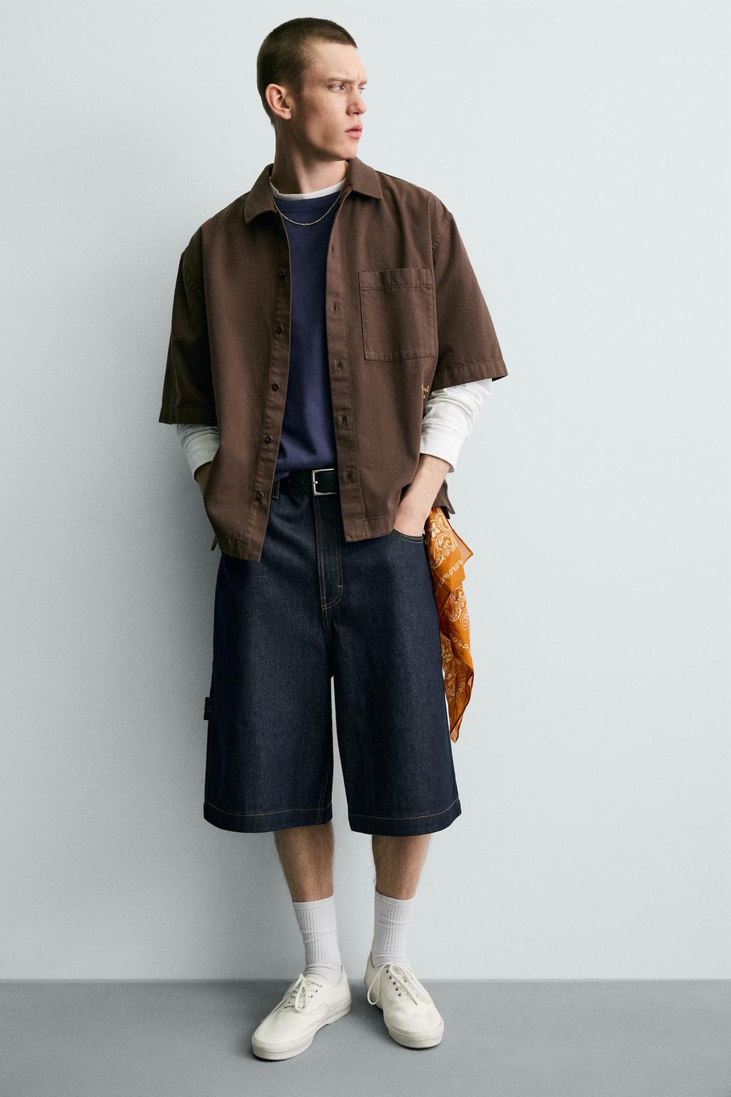 РУБАШКА С КОНТРАСТНЫМ ПРИНТОМ И ЭФФЕКТОМ ПОТЕРТОСТИ