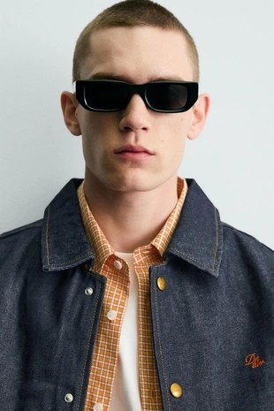 Джинсовая куртка свободного кроя с вышивкой- Заказать в России