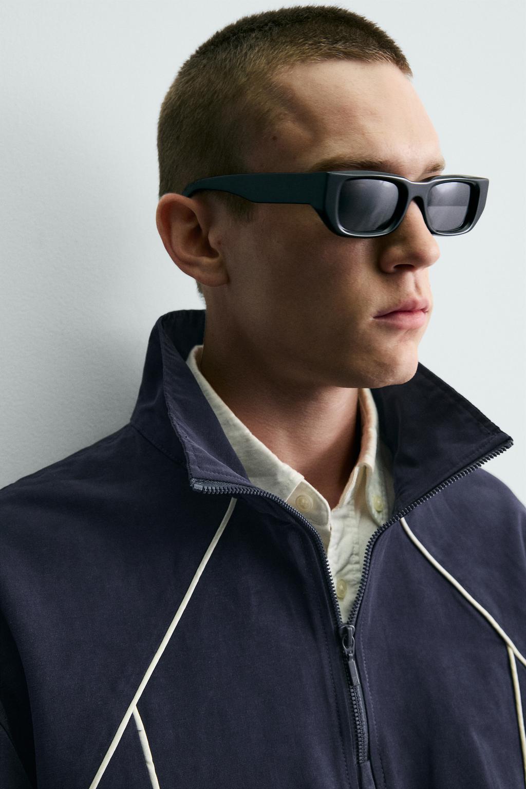 ТОЛСТОВКА В СТИЛЕ КОЛОР-БЛОК НА МОЛНИИ