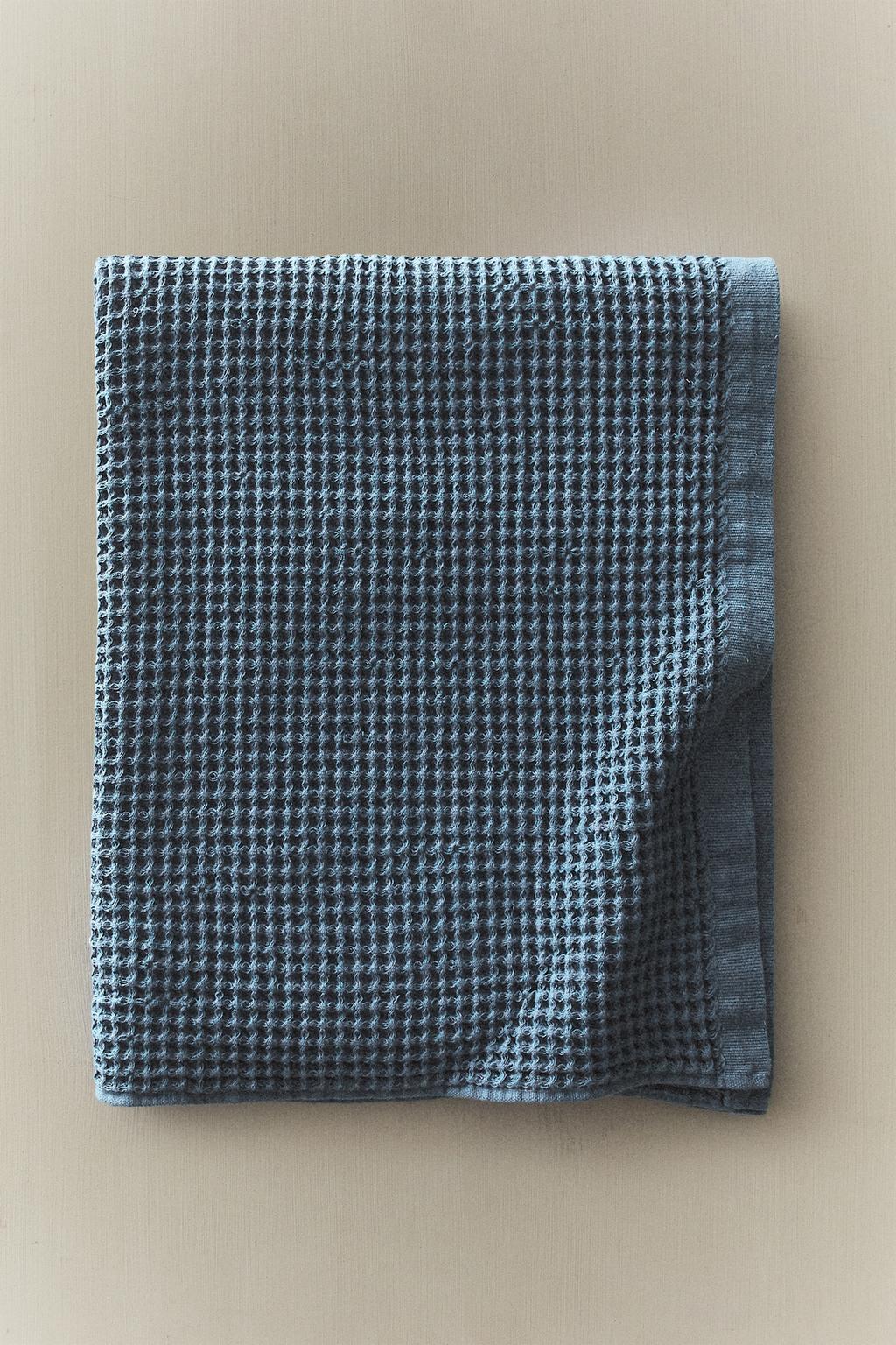 Махровое хлопковое полотенце с вафельным узором